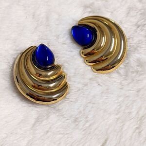 Vintage Goldtone w/ Royal Blue Cabachon Acrylic Bead Clip Earrings